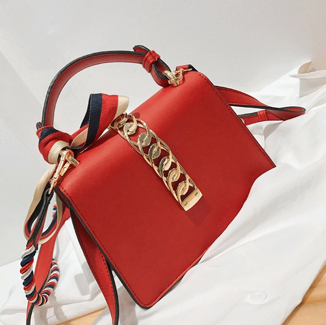 Fashion chain lock bag - ZEYTONCART