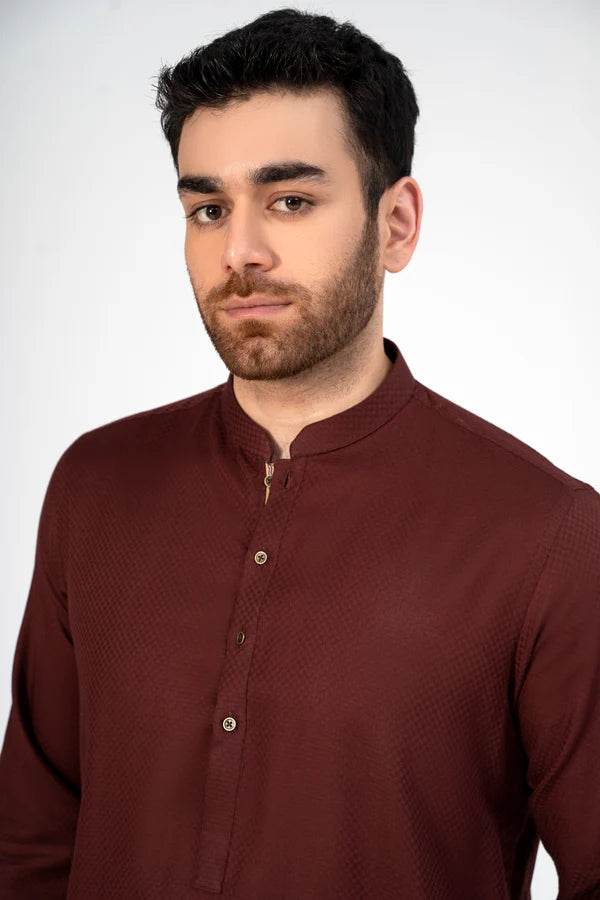 SELF DOBBY KURTA MAROON - ZEYTONCART
