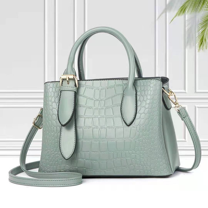 New Large Capacity Portable And Fashion Generous One-shoulder Crossbody Commuter Women's Bag - ZEYTONCART